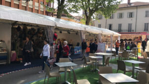 Allestimento stand per festa di paese