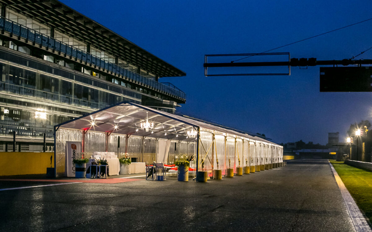 Tendostruttura doppia falda in pvc crystal cena di gala sulla pista dell'Autodromo di Monza