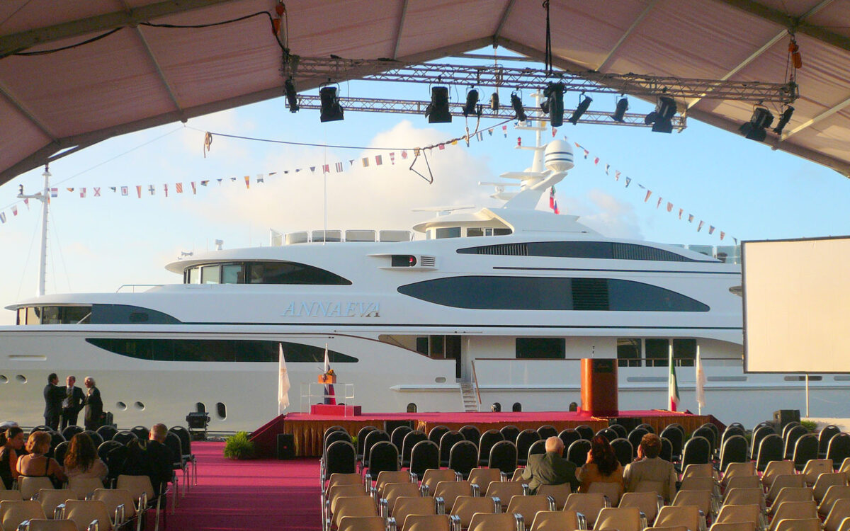 Palco modulare installato per inaugurazione yacht - Genova