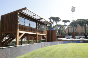 Postazione giudici realizzata in legno lamellare per 87o concorso ippico Piazza di Siena - Roma