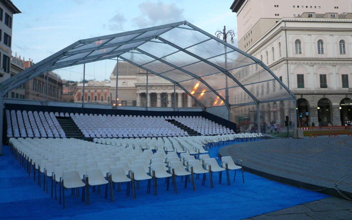 Tendostruttura ad arco in pvc crystal festa di gala a copertura di tribuna per concerto