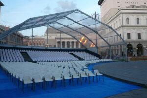 Tendostruttura ad arco in pvc crystal festa di gala a copertura di tribuna per concerto